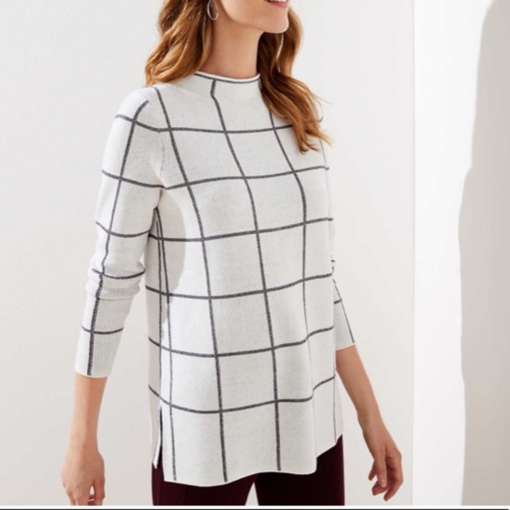 Mockneck grid pattern white and grey sweater LOFT